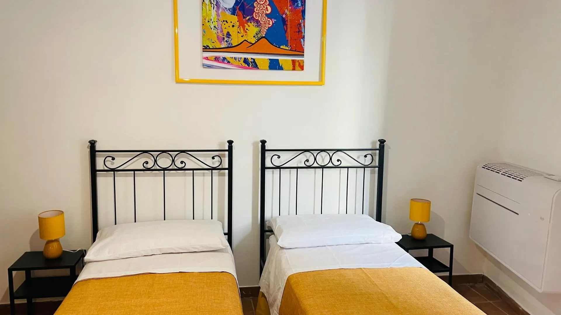Casa Vacanza Fermata Napoli Centro 0*, Naples Italy